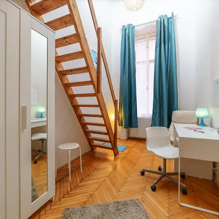 Cityscape Budget Nyugati Apartment Budapest